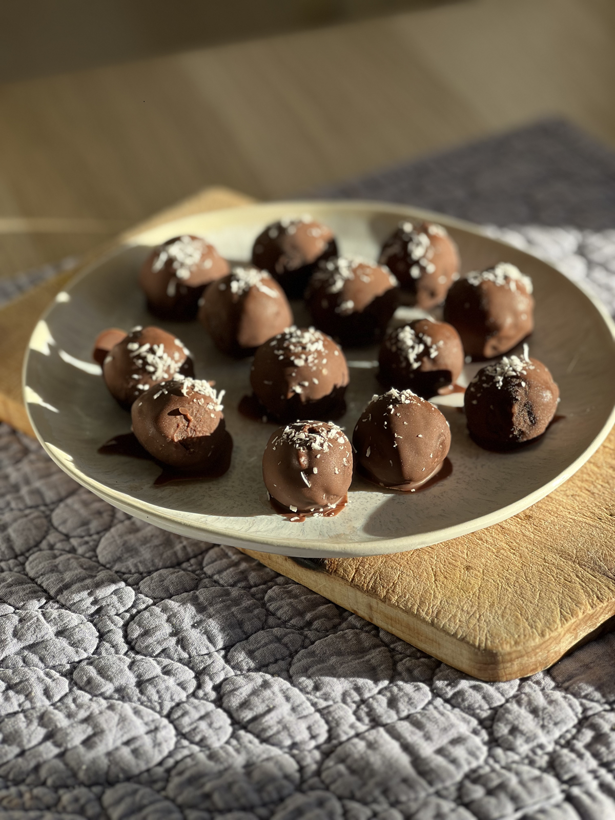 Orzechowe kulki mocy w czekoladzie